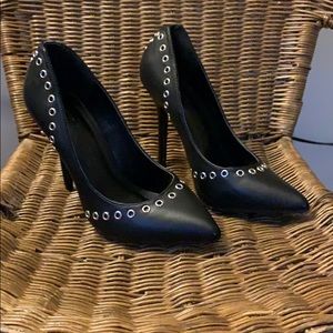 Black and Silver Wild Diva Heels Size 8.5 NEW